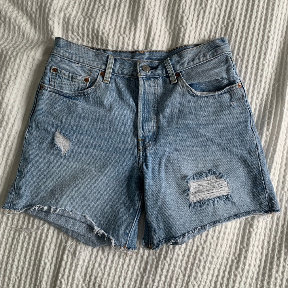 Light wash vintage style 501 Levi’s shorts